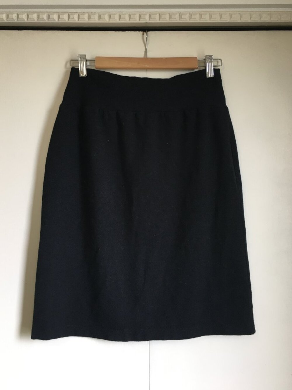 Ureshii PEI Black Bamboo Pencil Skirt - Stretchy Canadian Made Fashion - L ⚓